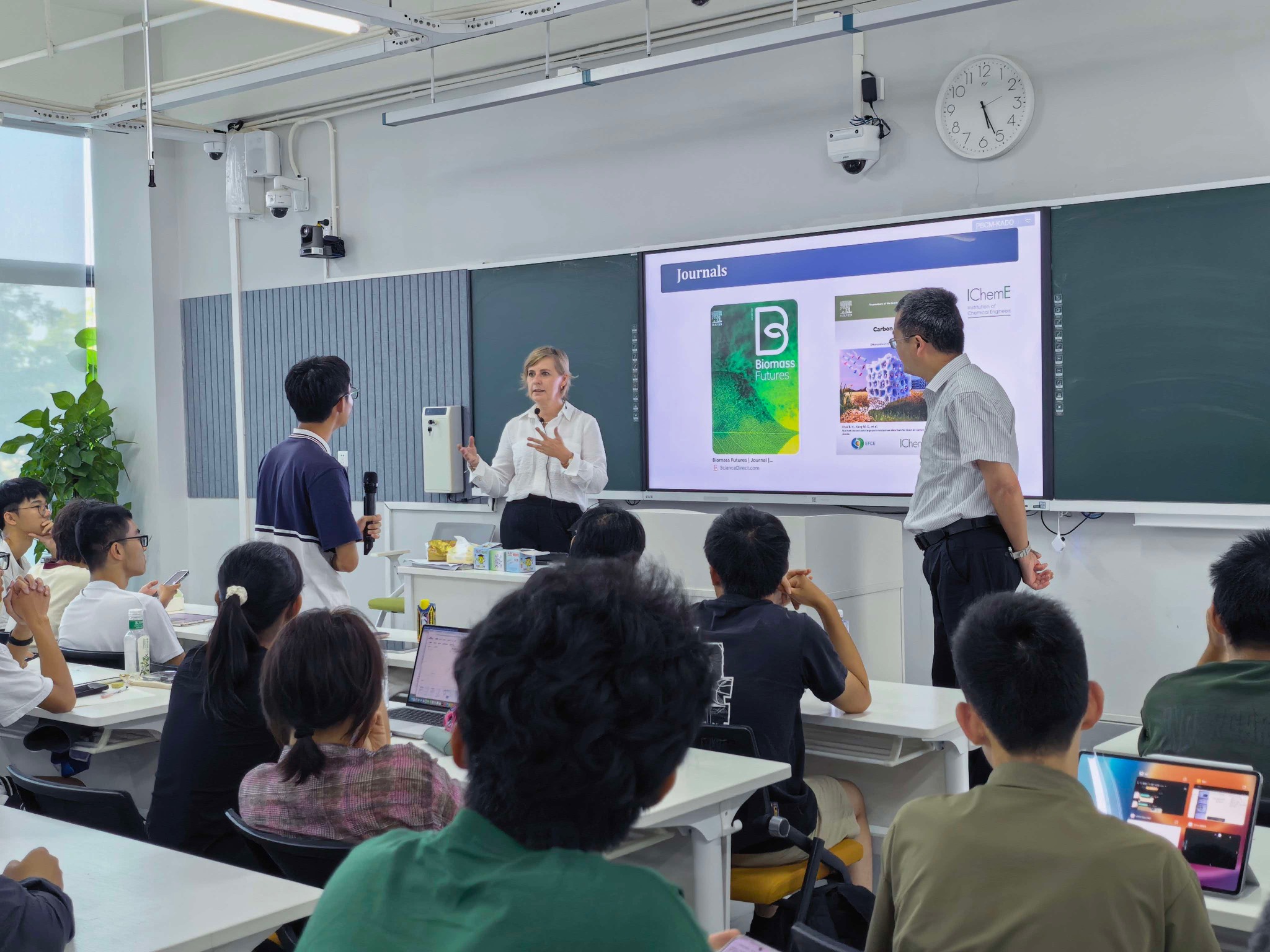 Wizyta naukowa prof. Anety Magdziarz na Xi’an Jiaotong University – zdjęcie 3